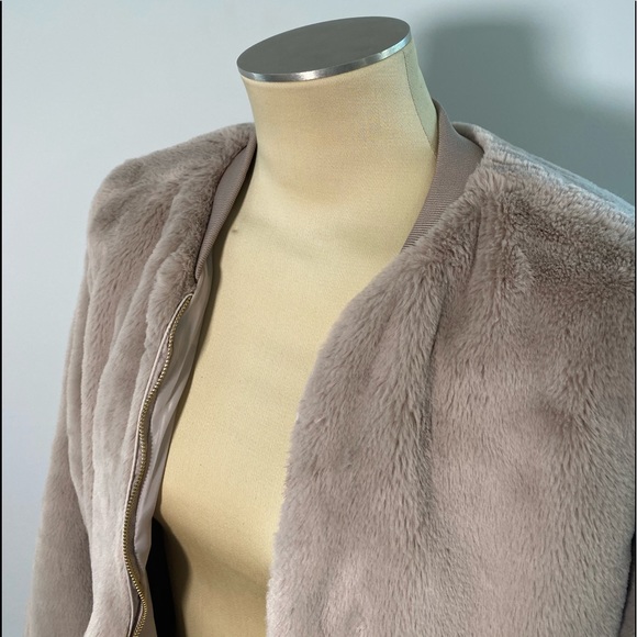 Say What? Faux-Fur Bomber Jacket!!! - Picture 3 of 3